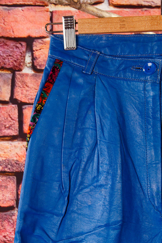 Vintage Ledershorts blau 80er blau Boho Disco Frau Special XS 32-34 vintageberlin.de