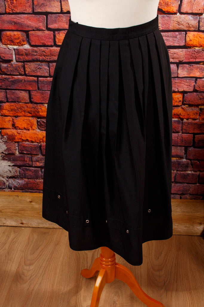 80s Faltenrock schwarz Nieten Default Title 80er Disco Frau Gothic M 40-42 schwarz vintageberlin.de