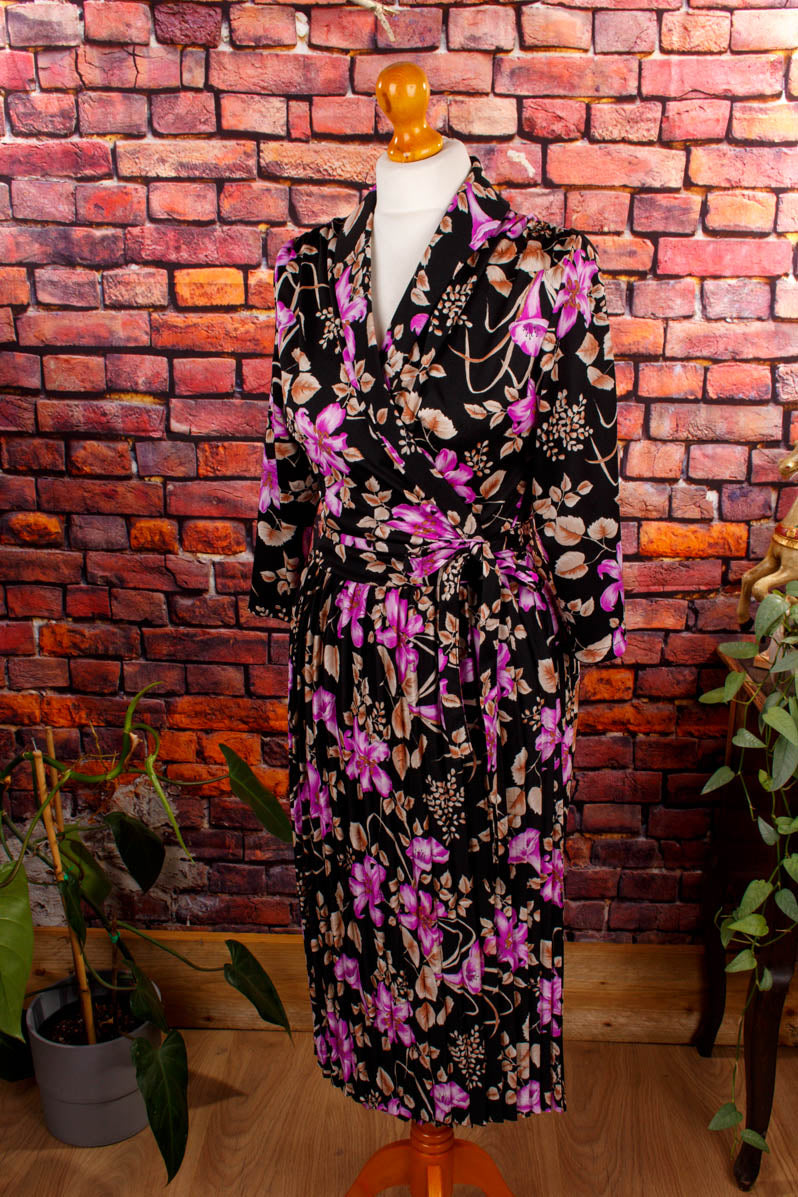 70s Wickelkleid schwarz lila