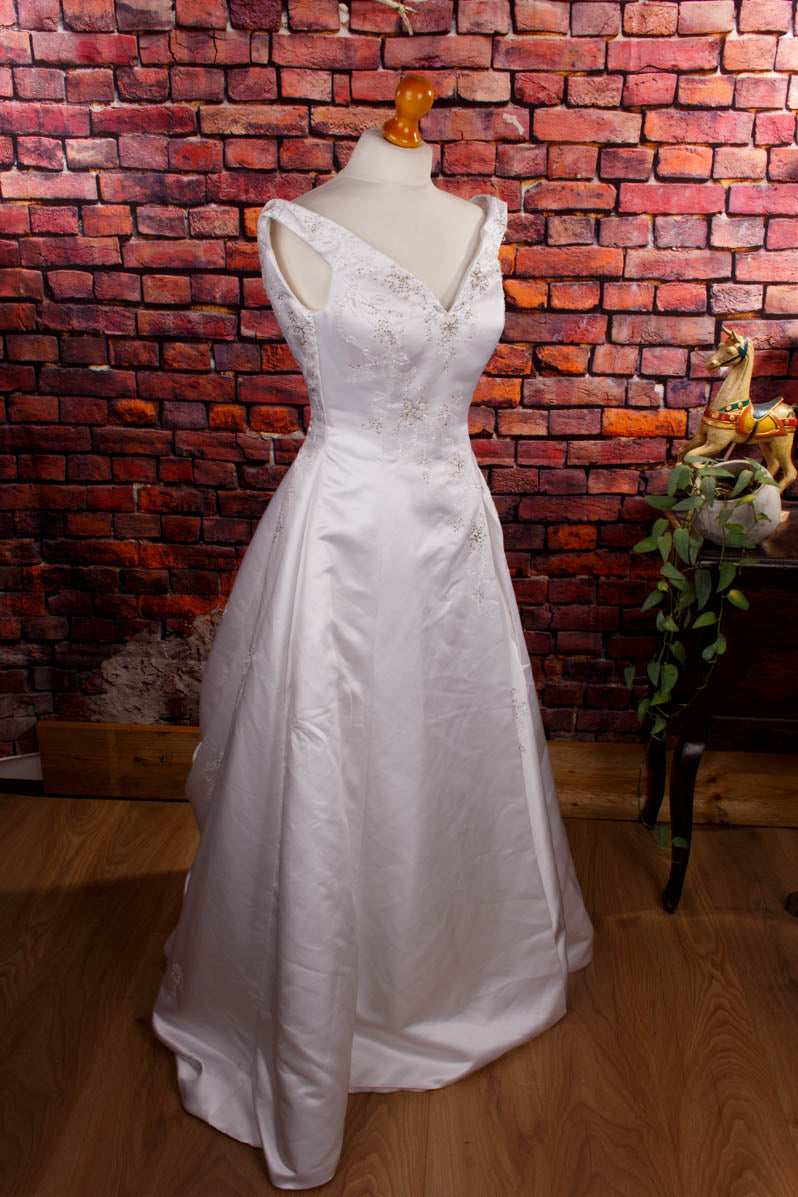 Brautkleid weiß mit schleppe