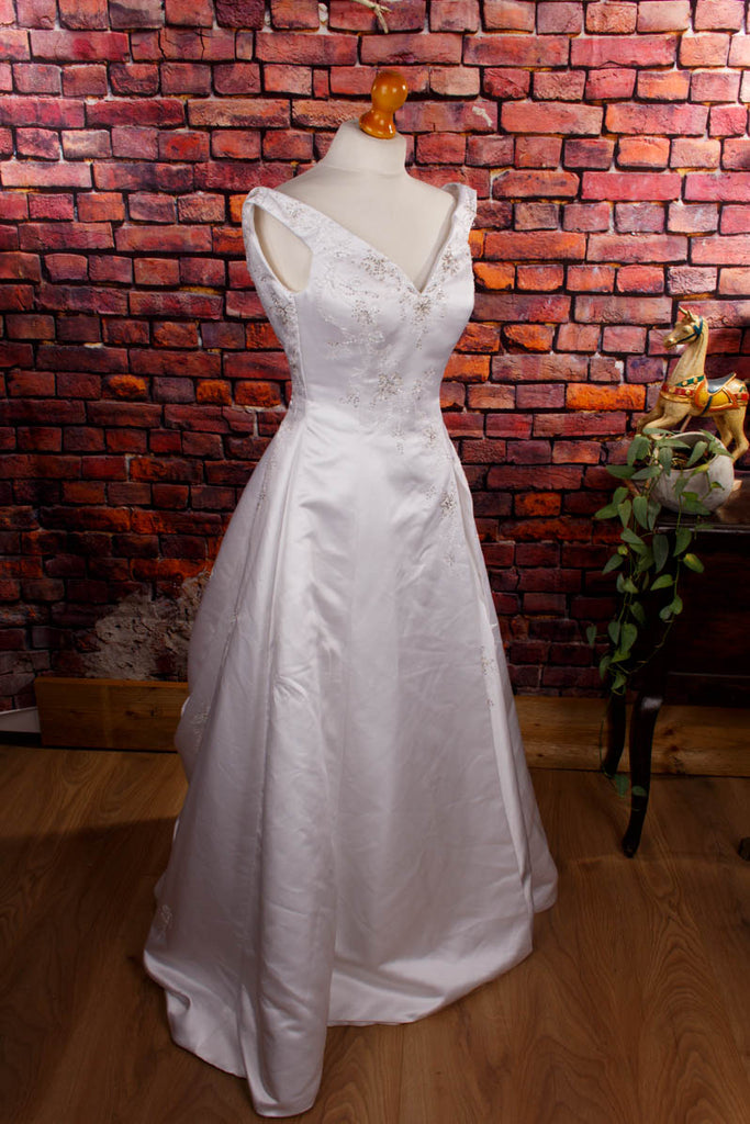 Brautkleid weiß mit schleppe Frau Hochzeit S 36-38 Special weiß XS 32-34 vintageberlin.de