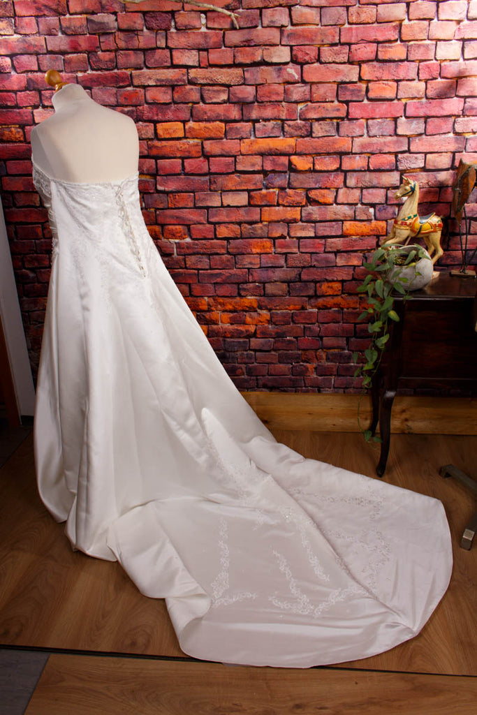 trägerloses Brautkleid creme Frau Hochzeit L 44-46 Special weiß vintageberlin.de
