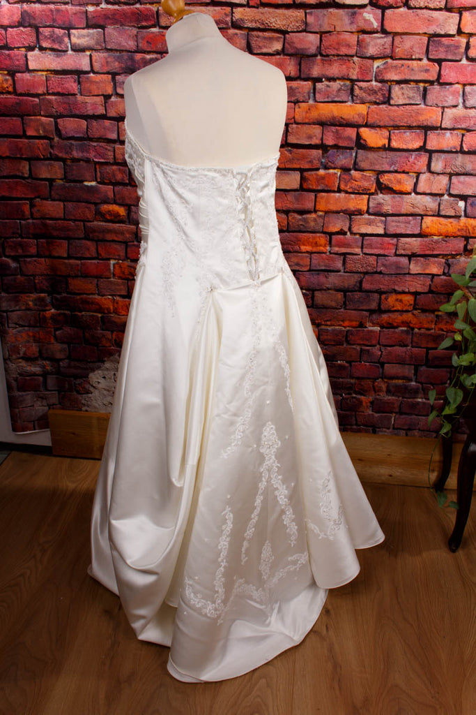 trägerloses Brautkleid creme Frau Hochzeit L 44-46 Special weiß vintageberlin.de
