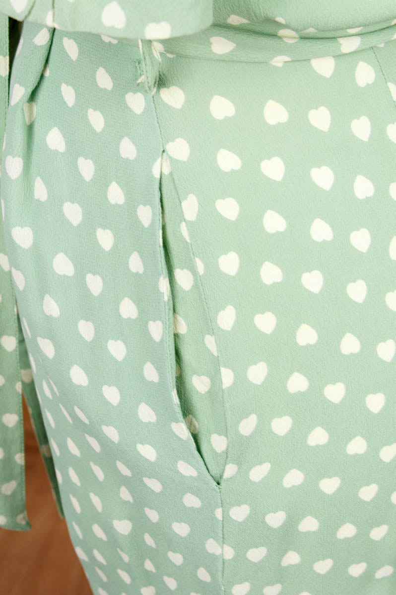 Viskosekleid pastell grün Herzen