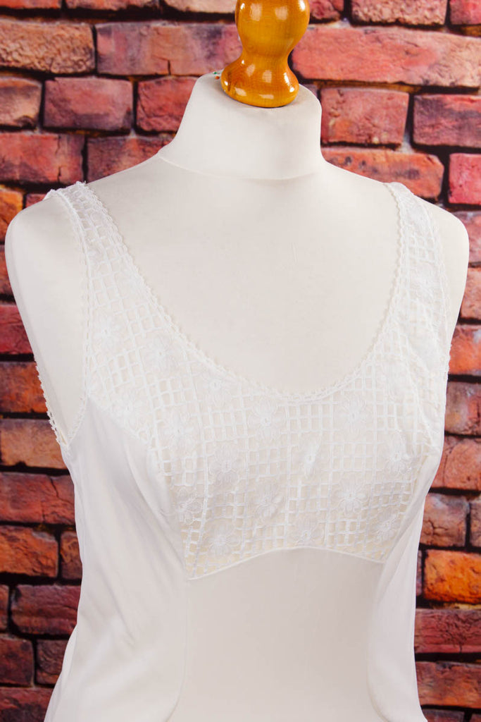 Mini Unterkleid weiß Blümchenspitze 60er 70er Disco Frau M 40-42 Rockabilly S 36-38 Schlager Sekretärin Special weiß vintageberlin.de