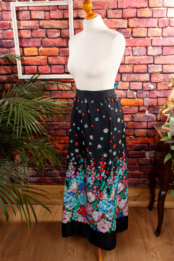 70s Hippie Maxirock schwarz Blumen 70er Boho bunt Frau Hippie M 40-42 real-boho Schlager schwarz Special vintageberlin.de