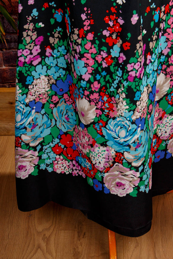 70s Hippie Maxirock schwarz Blumen 70er Boho bunt Frau Hippie M 40-42 real-boho Schlager schwarz Special vintageberlin.de