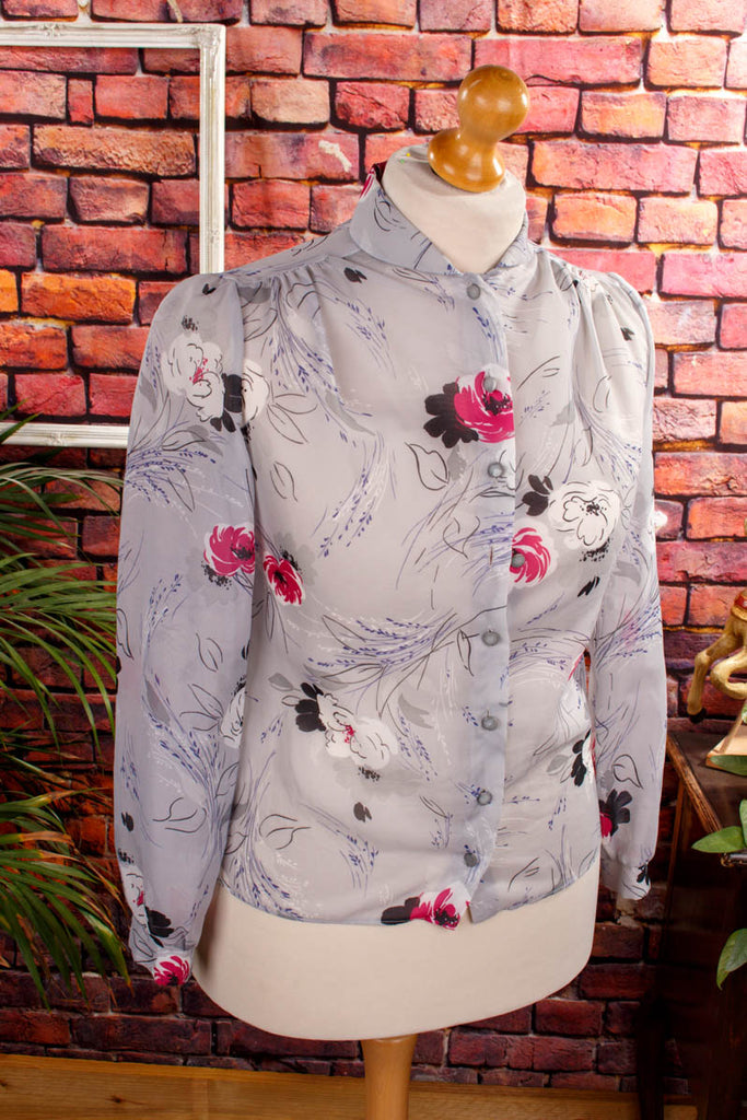 Chiffonbluse grau Blumen Default Title 70er Boho bunt Disco Frau grau M 40-42 real-rockabilly Rockabilly Schlager Sekretärin Special vintageberlin.de