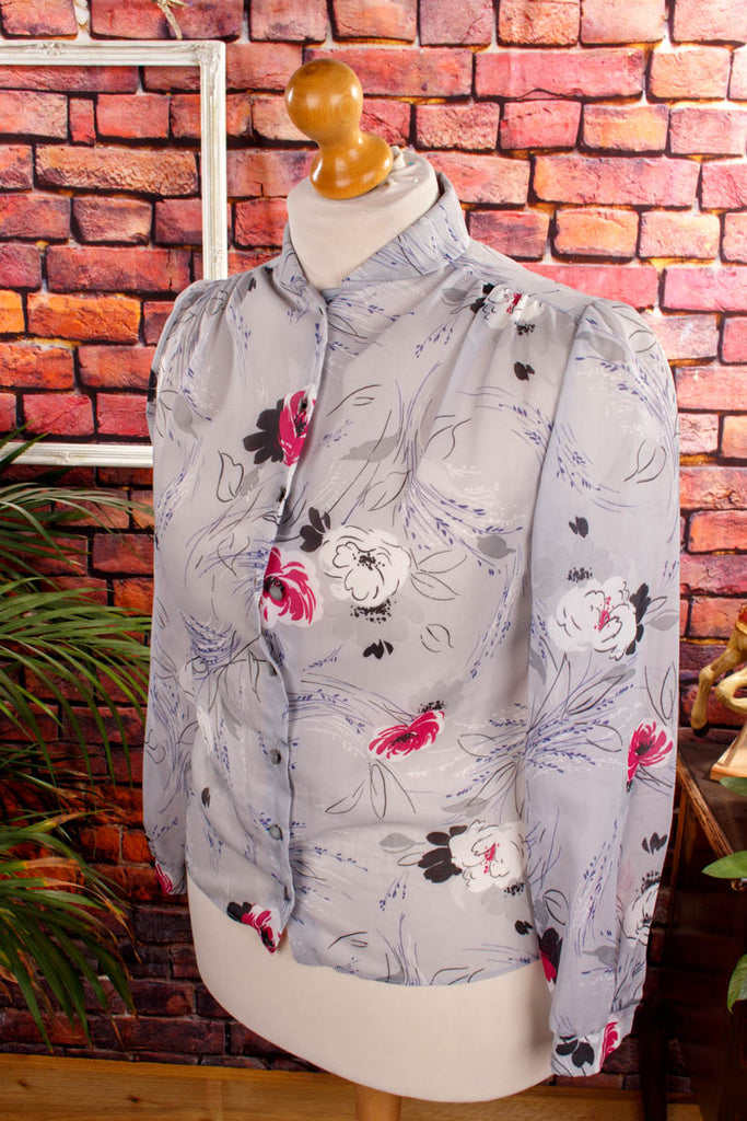Chiffonbluse grau Blumen 70er Boho bunt Disco Frau grau M 40-42 real-rockabilly Rockabilly Schlager Sekretärin Special vintageberlin.de