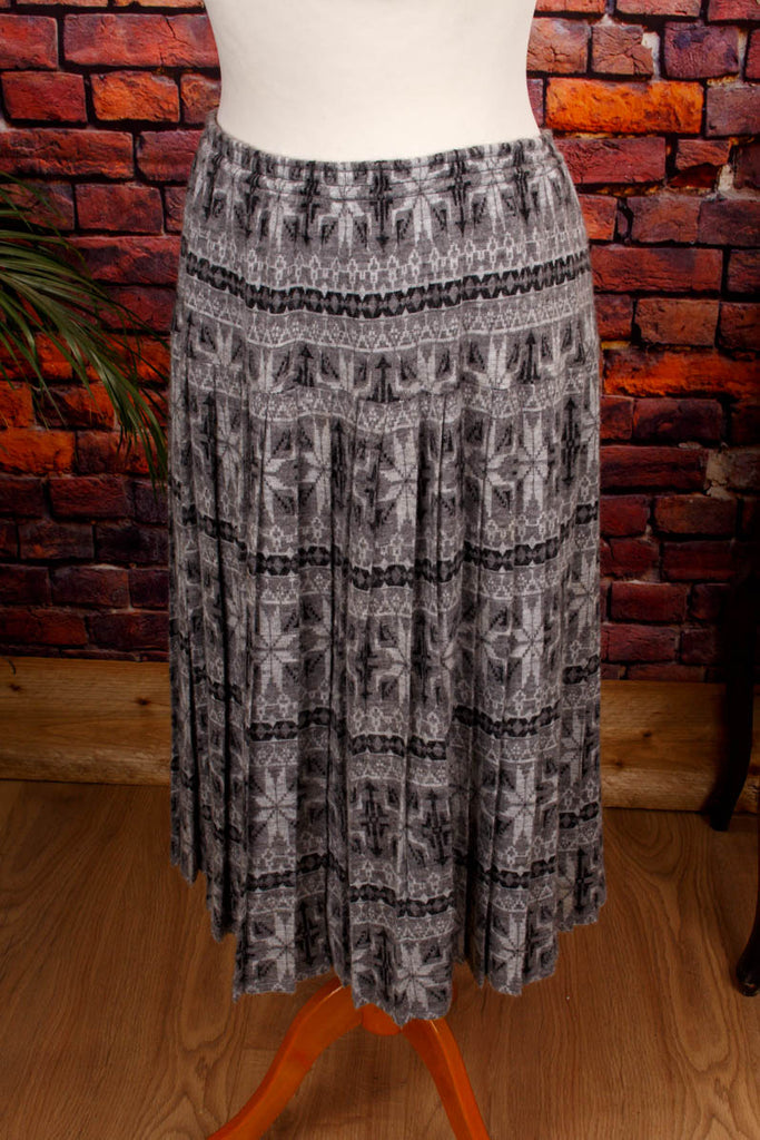 Flanell Faltenrock grau Muster Frau grau L 44-46 M 40-42 Special vintageberlin.de