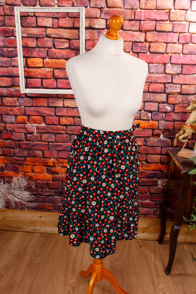 70s Blümchenrock bunt 70er bunt DDR Frau Hippie Rockabilly Special XS 32-34 vintageberlin.de