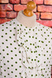 60s Bluse weiß grün Punkte 60er Disco Frau grün L 44-46 real-disco real-rockabilly Rockabilly Special weiß vintageberlin.de