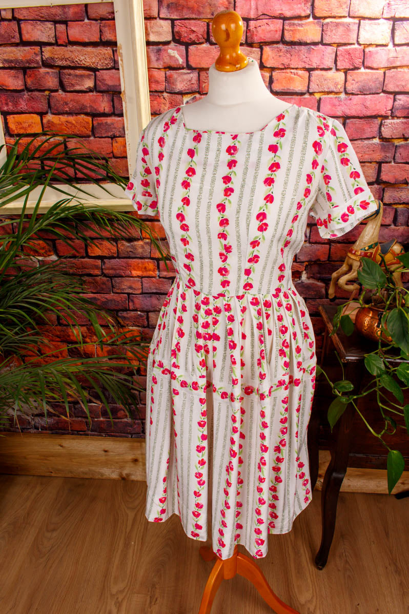 Rockabella Sommerkleid weiß pink Blumen