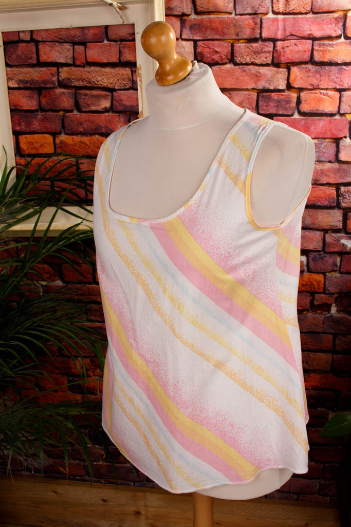 DDR Top rosa weiß Regenbogen Default Title 70er 80er bunt DDR Disco Frau L 44-46 M 40-42 Rockabilly Special vintageberlin.de