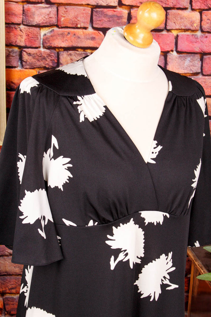 70s Maxikleid schwarz Blumen 60er 70er Abendmode Boho Frau Hippie real-boho real-disco Schlager schwarz Special XXL 52-54 vintageberlin.de