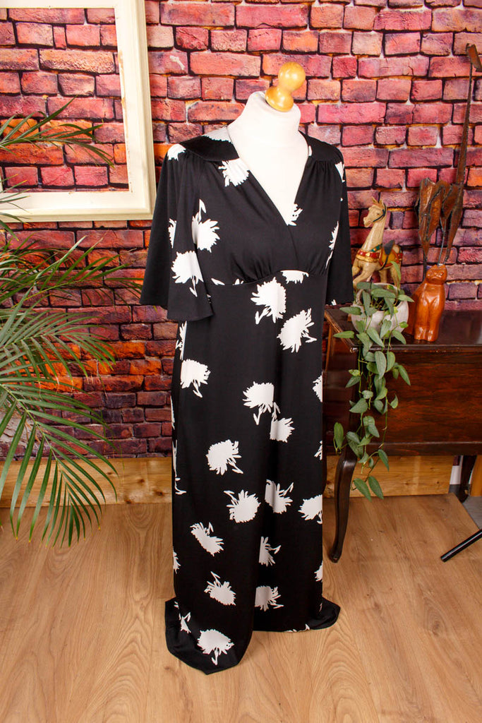 70s Maxikleid schwarz Blumen 60er 70er Abendmode Boho Frau Hippie real-boho real-disco Schlager schwarz Special XXL 52-54 vintageberlin.de