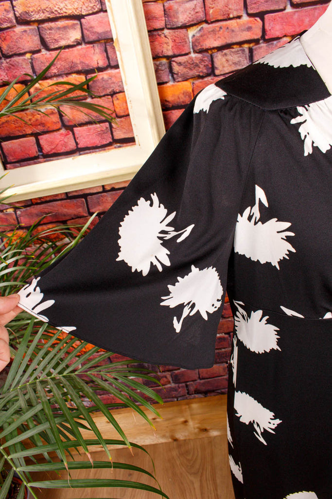 70s Maxikleid schwarz Blumen 60er 70er Abendmode Boho Frau Hippie real-boho real-disco Schlager schwarz Special XXL 52-54 vintageberlin.de