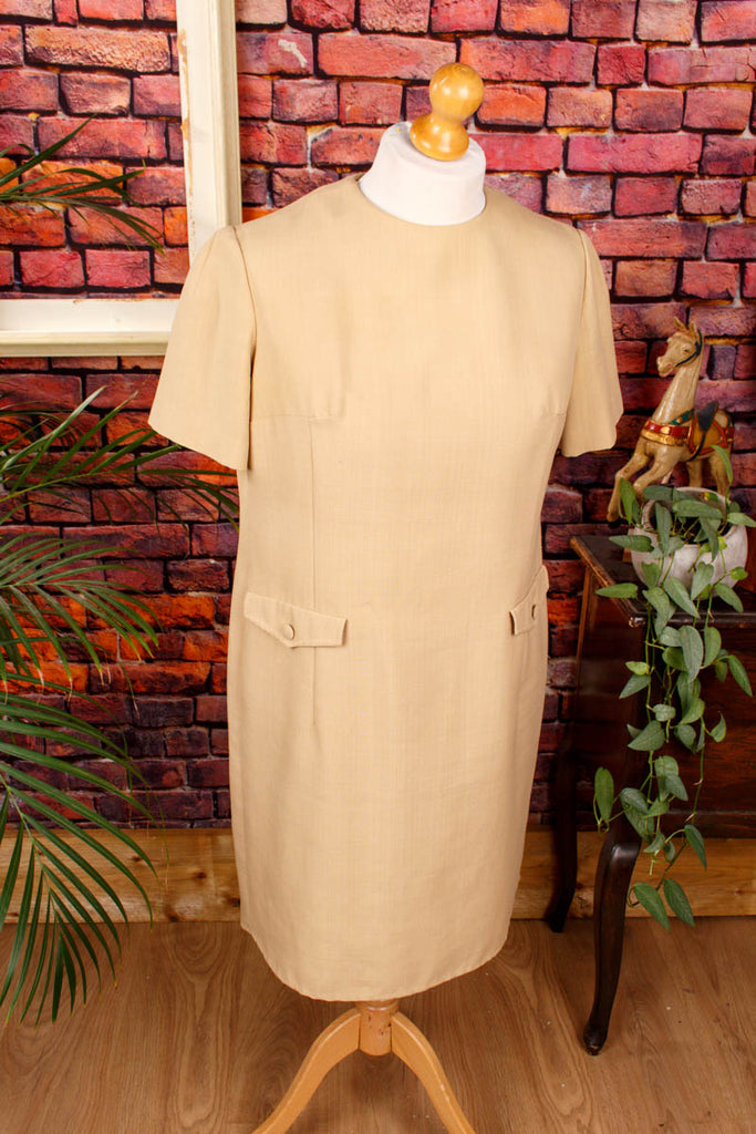 60s Etuikleid beige 60er beige DDR Frau L 44-46 real-rockabilly Rockabilly Sekretärin Special vintageberlin.de