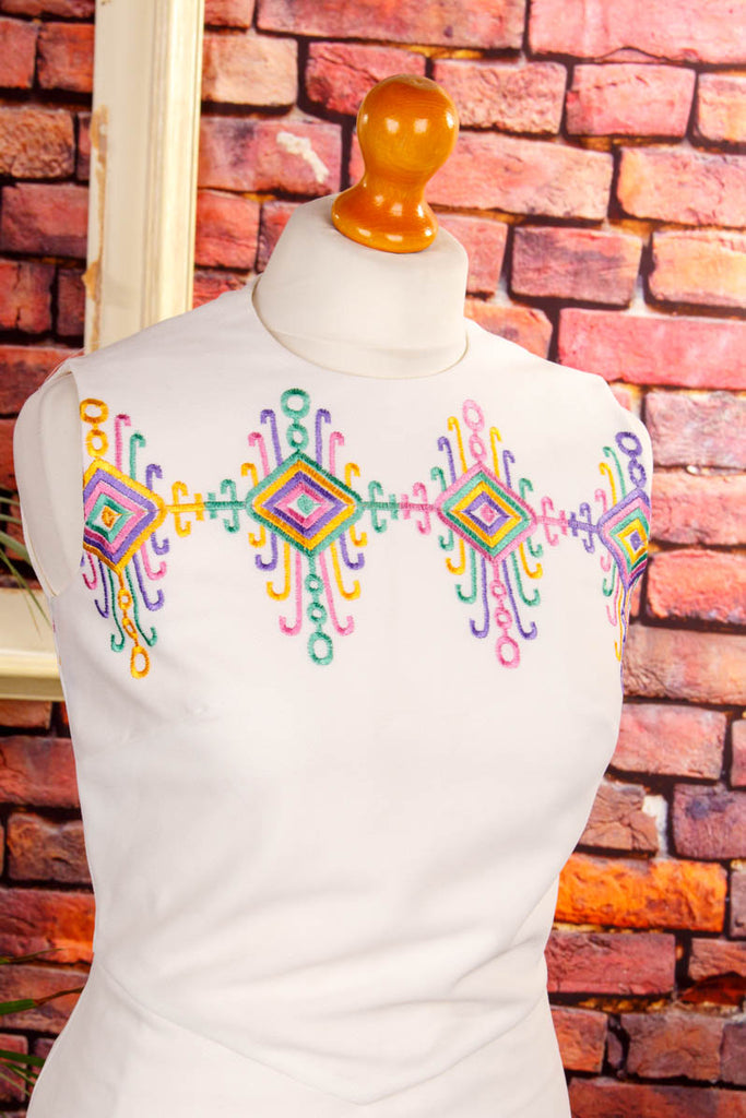 60s Disco Minikleid weiß bunt bestickt 50er 60er 70er bunt Disco Frau real-disco real-rockabilly Rockabilly S 36-38 Schlager Special weiß vintageberlin.de