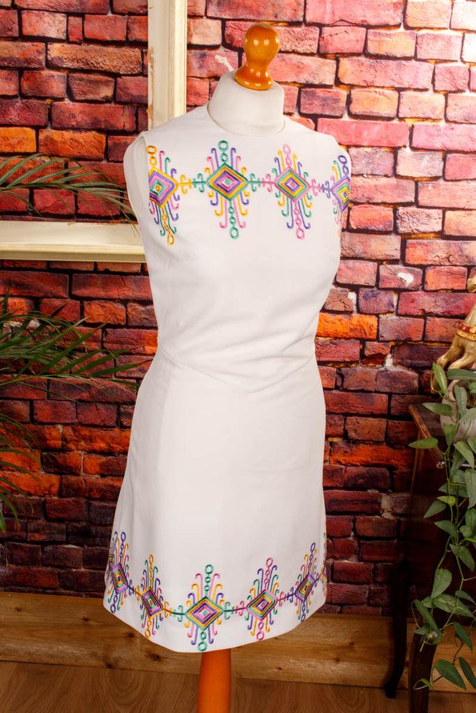 60s Disco Minikleid weiß bunt bestickt 50er 60er 70er bunt Disco Frau real-disco real-rockabilly Rockabilly S 36-38 Schlager Special weiß vintageberlin.de