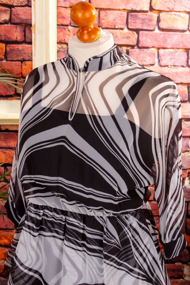 Disco Chiffonkleid schwarz weiß
