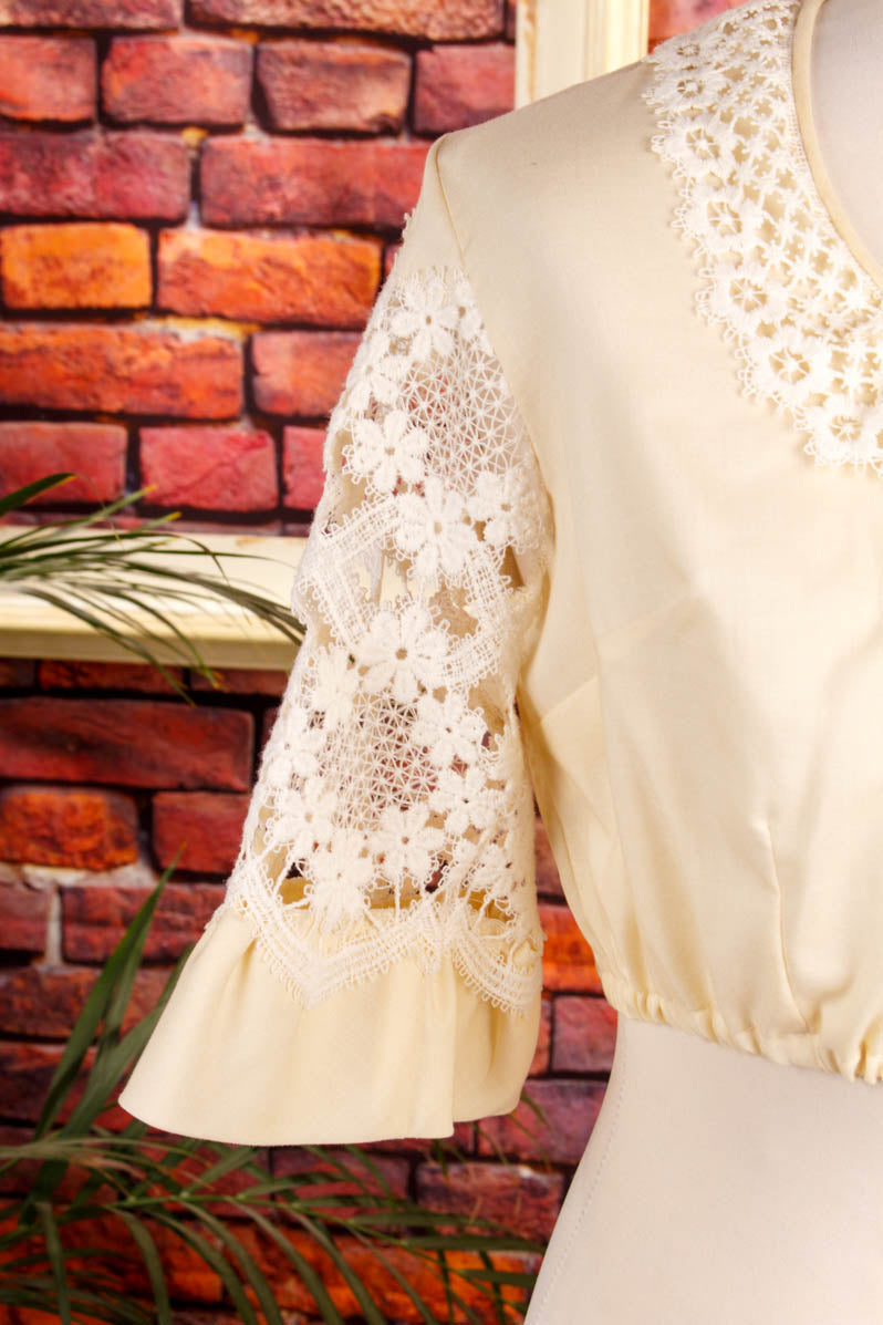 Dirndlbluse creme Spitze