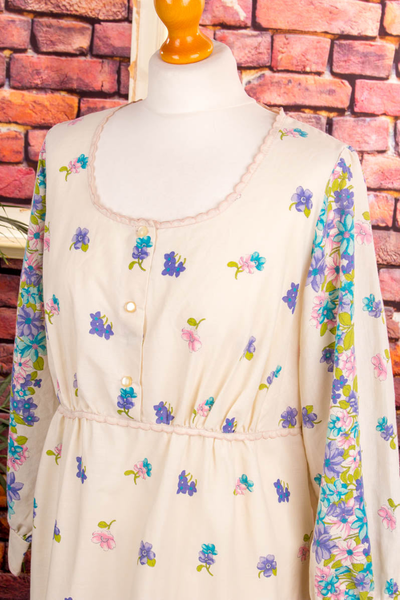 70s Nachtkleid Hauskleid Blumen