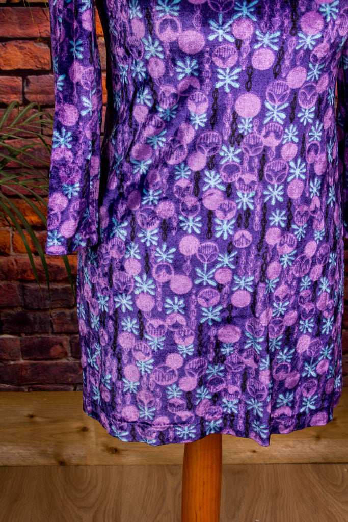 70s Disco Minikleid lila samt 60er 70er bunt Disco Frau lila M 40-42 real-disco S 36-38 Schlager Special vintageberlin.de