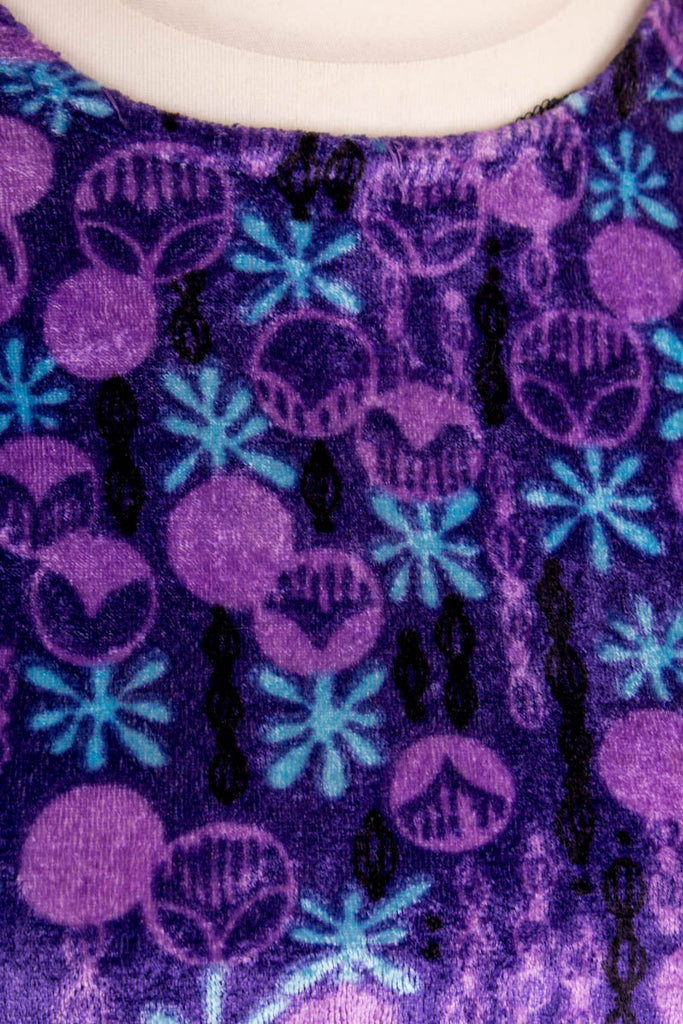 70s Disco Minikleid lila samt 60er 70er bunt Disco Frau lila M 40-42 real-disco S 36-38 Schlager Special vintageberlin.de