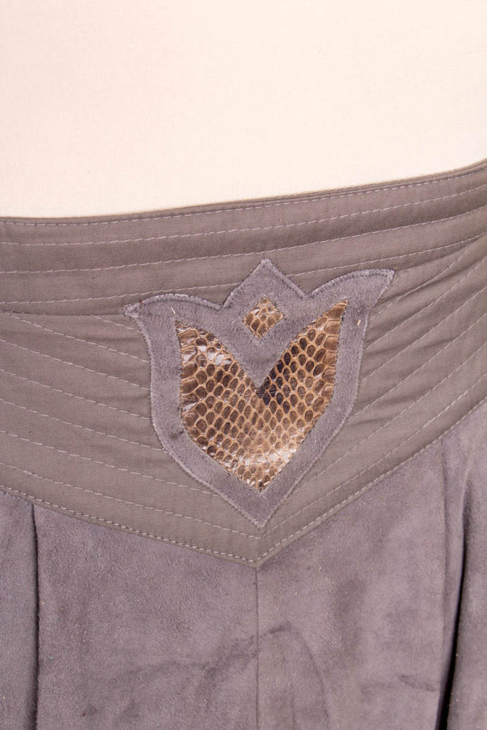 Veloursleder Rock grau weit 90er Boho Frau grau L 44-46 M 40-42 Special vintageberlin.de