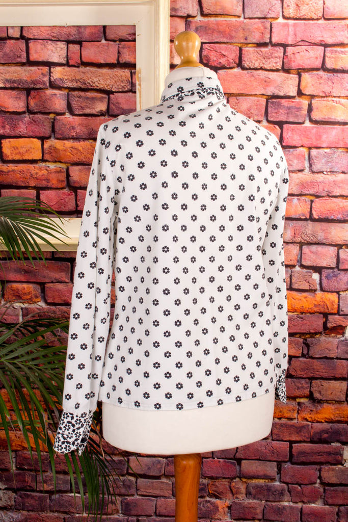 70er Bluse schwarz weiß Megakragen 60er 70er Boho Disco Frau grau M 40-42 real-boho real-disco real-rockabilly Rockabilly Schlager Special weiß vintageberlin.de