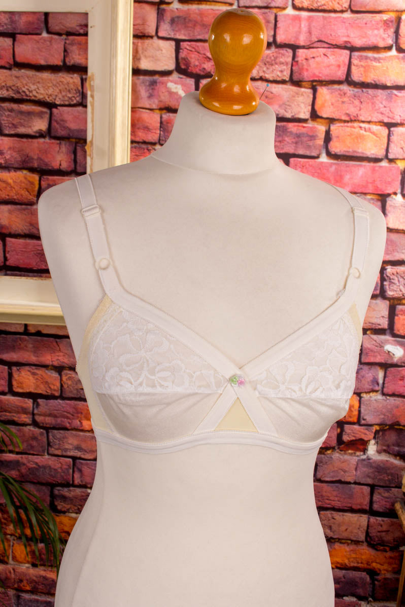 Vintage DDR BH weiß Stretch Default Title 70er Boho DDR Disco Frau Rockabilly S 36-38 Schlager Special weiß vintageberlin.de