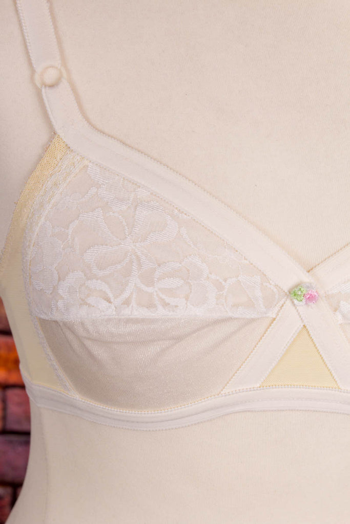 Vintage DDR BH weiß Stretch 70er Boho DDR Disco Frau Rockabilly S 36-38 Schlager Special weiß vintageberlin.de