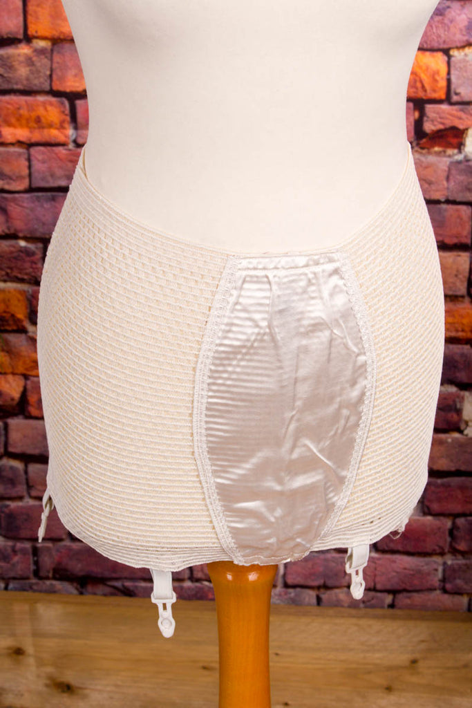 DDR Hüftmieder weiß 70er DDR Disco Frau L 44-46 real-disco real-rockabilly Rockabilly Sekretärin Special weiß vintageberlin.de