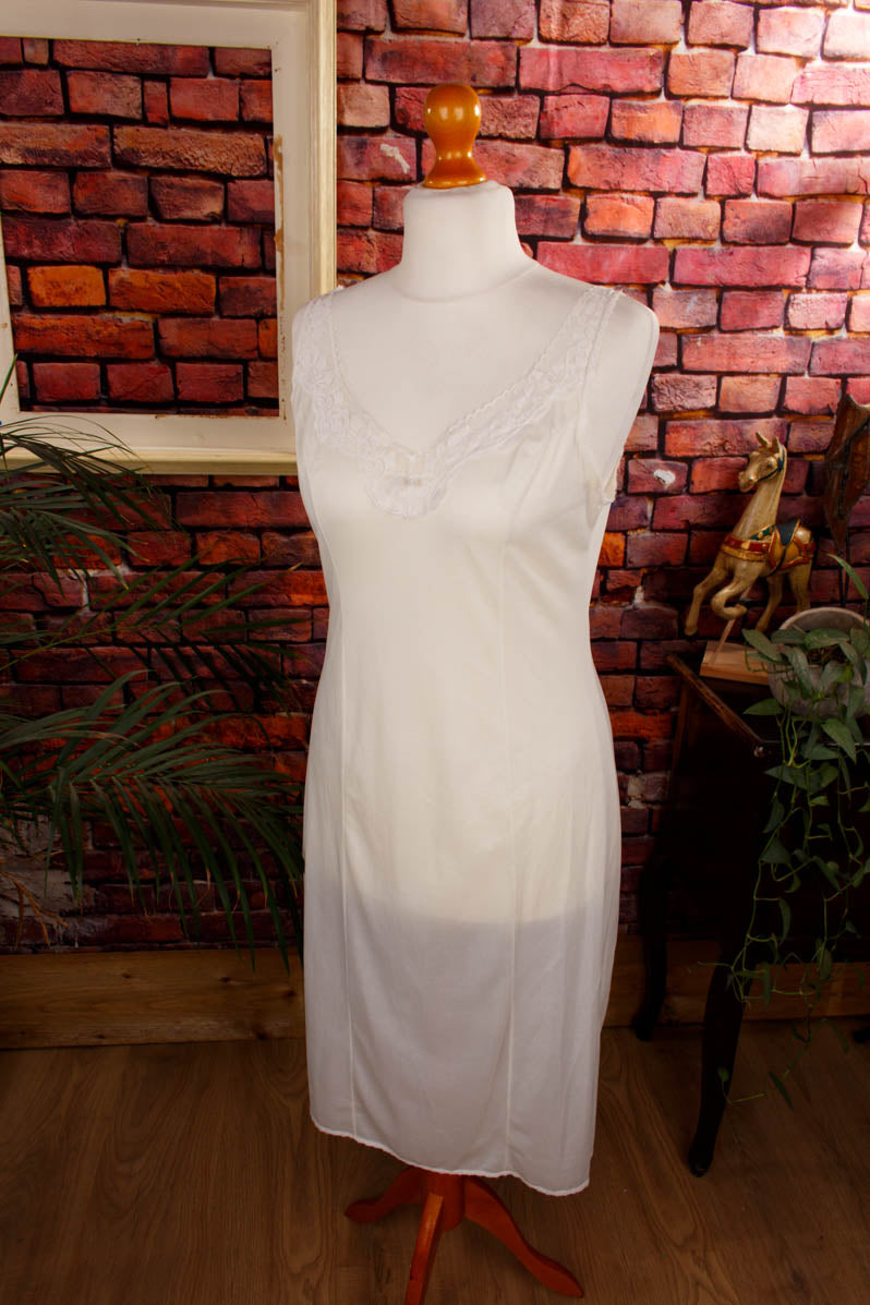 Unterkleid weiß + Spitze 70er Frau L 44-46 Rockabilly Sekretärin weiß vintageberlin.de