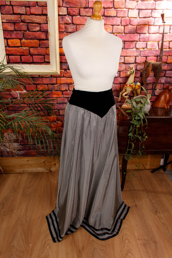 Nostalgie Rock schwarz-weiß kariert 70er 80er Abendmode Boho Frau Gothic grau Rockabilly S 36-38 schwarz Special viktorianisch vintageberlin.de