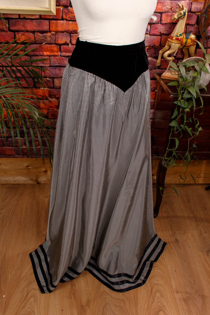 Nostalgie Rock schwarz-weiß kariert 70er 80er Abendmode Boho Frau Gothic grau Rockabilly S 36-38 schwarz Special viktorianisch vintageberlin.de