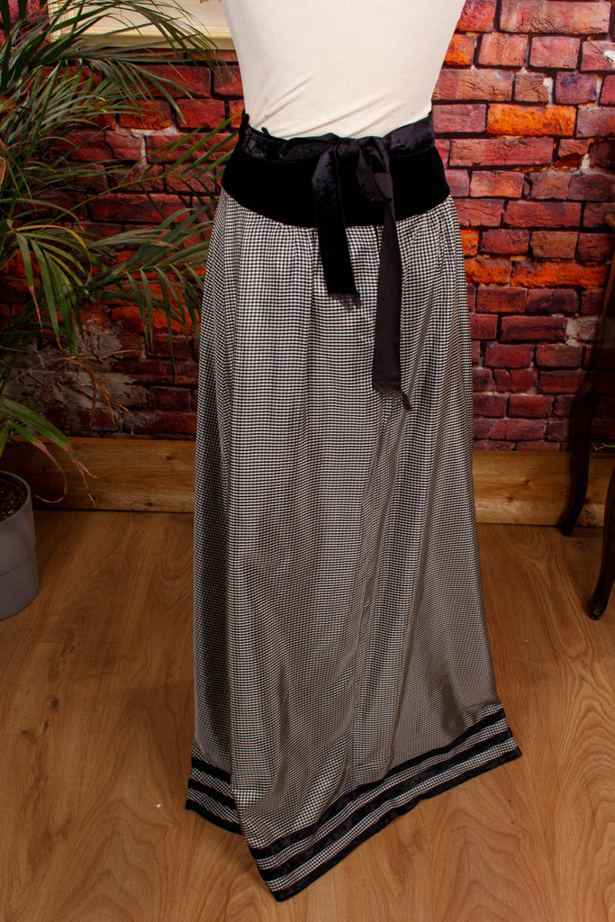 Nostalgie Rock schwarz-weiß kariert 70er 80er Abendmode Boho Frau Gothic grau Rockabilly S 36-38 schwarz Special viktorianisch vintageberlin.de