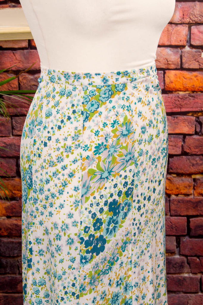 Hippie Maxirock türkis Blumenmuster 60er 70er Boho Frau Hippie real-boho Schlager Special türkis weiß XS 32-34 vintageberlin.de