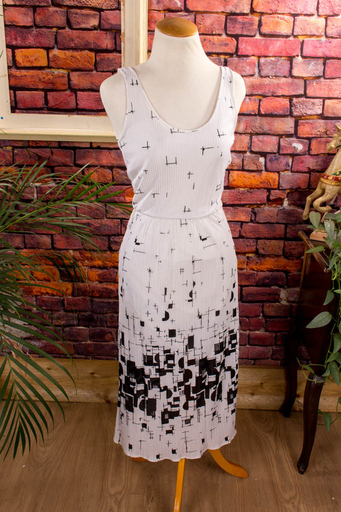 70s Stretchkleid weiß schwarz Muster Disco Frau Rockabilly S 36-38 Schlager Special weiß vintageberlin.de