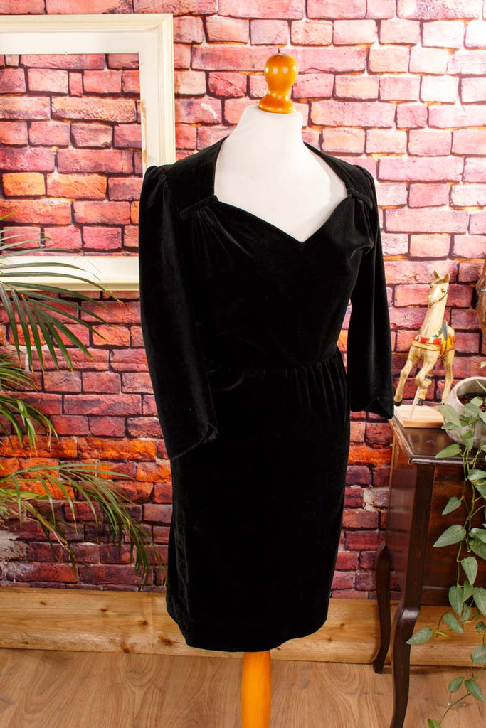 Gothic Samtkleid schwarz 80er Abendmode Disco Frau Gothic Rockabilly S 36-38 schwarz Special vintageberlin.de