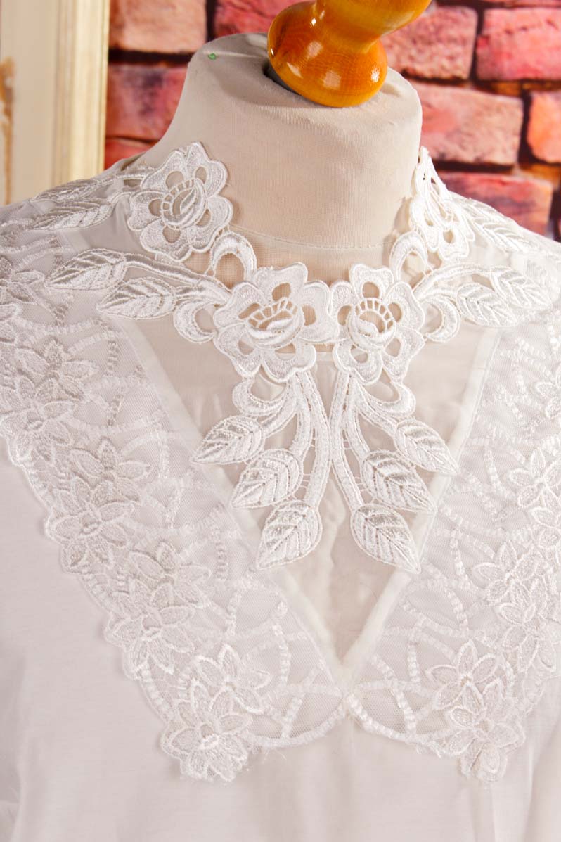 romantische Bluse weiß mit Spitze
