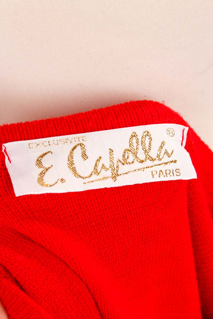 roter Pulli mit Glitzer-Elefanten