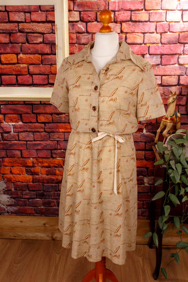 70er Hemdkleid beige Megakragen