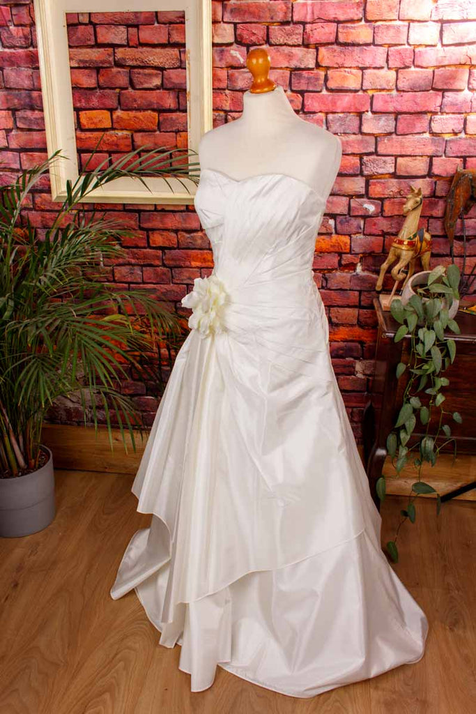 Vintage Brautkleid weiß drapiert