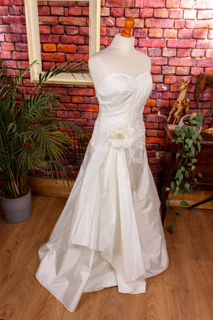 Vintage Brautkleid weiß drapiert