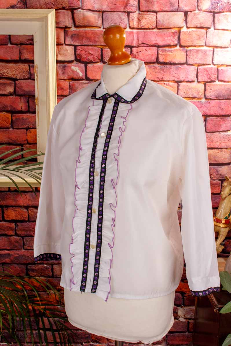 Rüschenbluse weiß + Borte