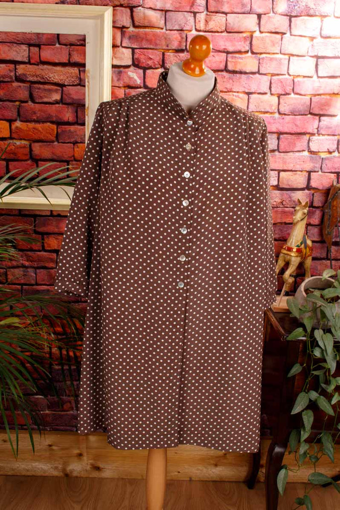 Pünktchenbluse braun