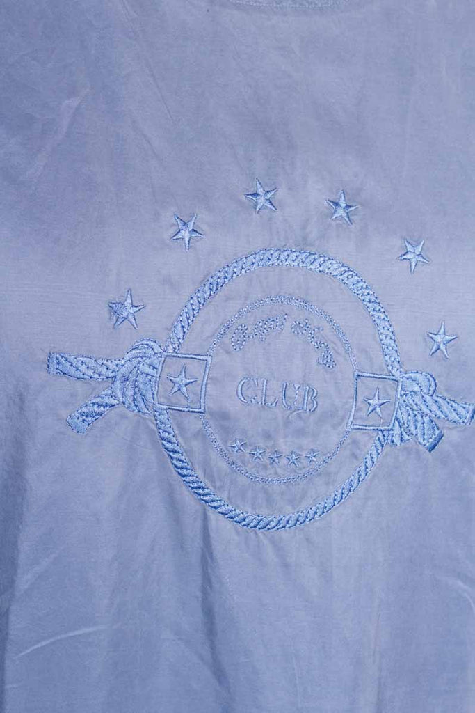 Seidentop taubenblau bestickt