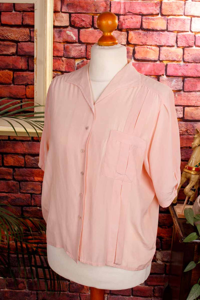 puderfarbene Seidenbluse